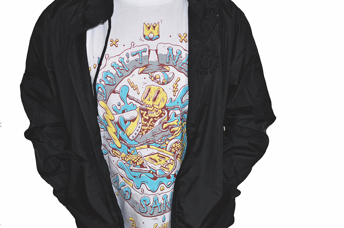 T-SHIRT COLORFUL RIDER ON WHITE LONGER
