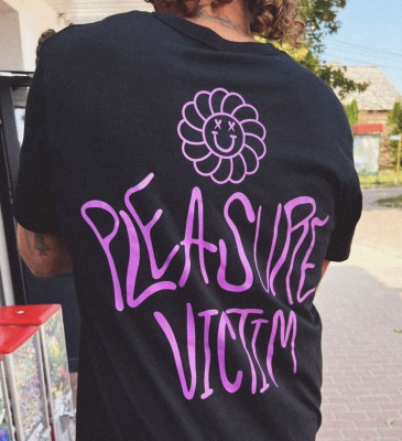 dnns_black_tshirt_pleasure_victim2